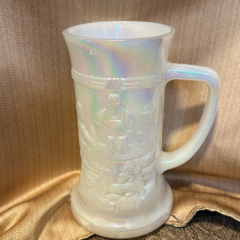 VTG Iridescent White Milkglass Fenton